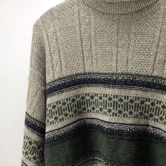 BHG - Vintage Turtle Neck Oversized Knit Sweater - Men's XL - Picture 4 of 12